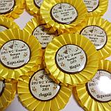 Бутоньерка на руку для выпускников и первоклассников с розеткой Желтой, фото 3