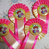 Значок Выпускник группы Барвинок с розеткой Бежево-розовая, фото 2