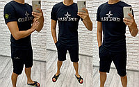 Мужской молодежный спортивный костюм: шорты и футболка с брендовой надписью спереди