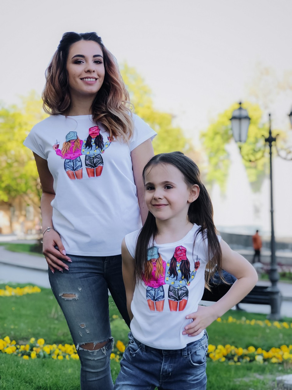 Женская летняя футболка с красивой аппликацией спереди, серия "мама и дочка" - фото 1 - id-p9662755