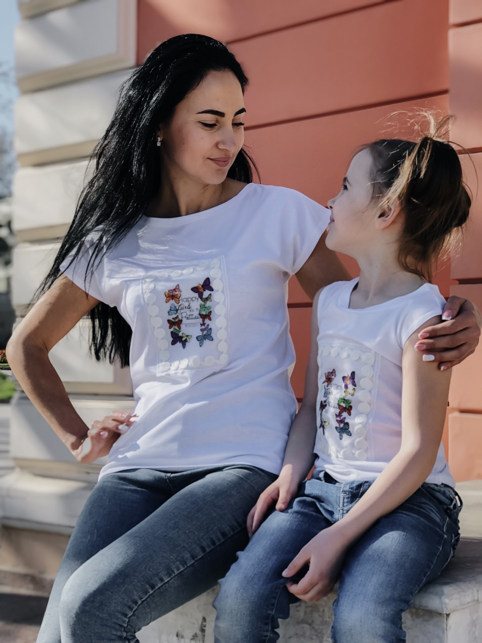 Женская летняя футболка с красивой аппликацией спереди, серия "мама и дочка" - фото 1 - id-p9662784