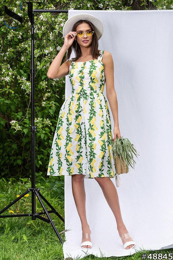 Яркое летнее платье сарафан на пуговицах в фруктовый принт и с подъюбником в комплекте - фото 1 - id-p9684788