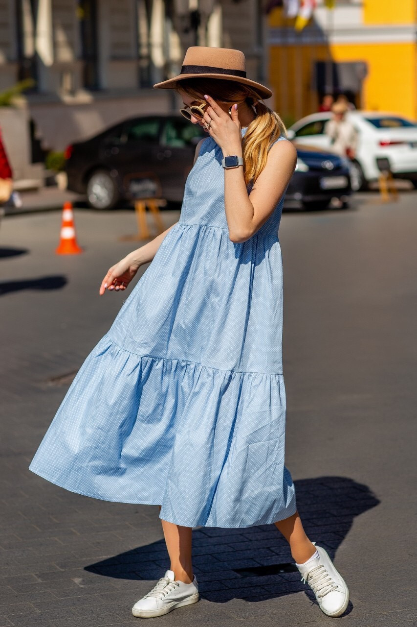 Летнее широкое платье из коттона без рукавов и с воротником стойкой - фото 1 - id-p9692884