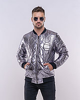 Молодежная мужская куртка бомбер серебристая металлик, стеганная в ромбик