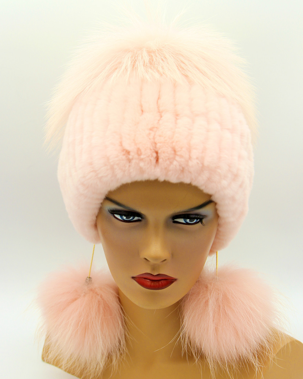 Зимняя шапка женская на вязаной основе из чернобурки и Rex Rabbit "БонПомПон" (персик) - фото 1 - id-p9936221