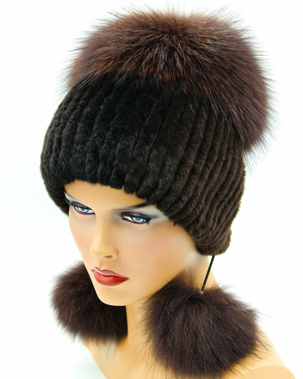 Женская меховая шапка на вязаной основе из чернобурки и Rex Rabbit "БонПомПон" (коричневая) - фото 1 - id-p9936223