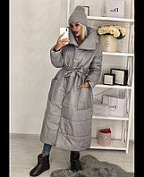 Стильное осеннее дутое длинное стеганное пальто на синтепоне свободного кроя с объемным воротом и поясом