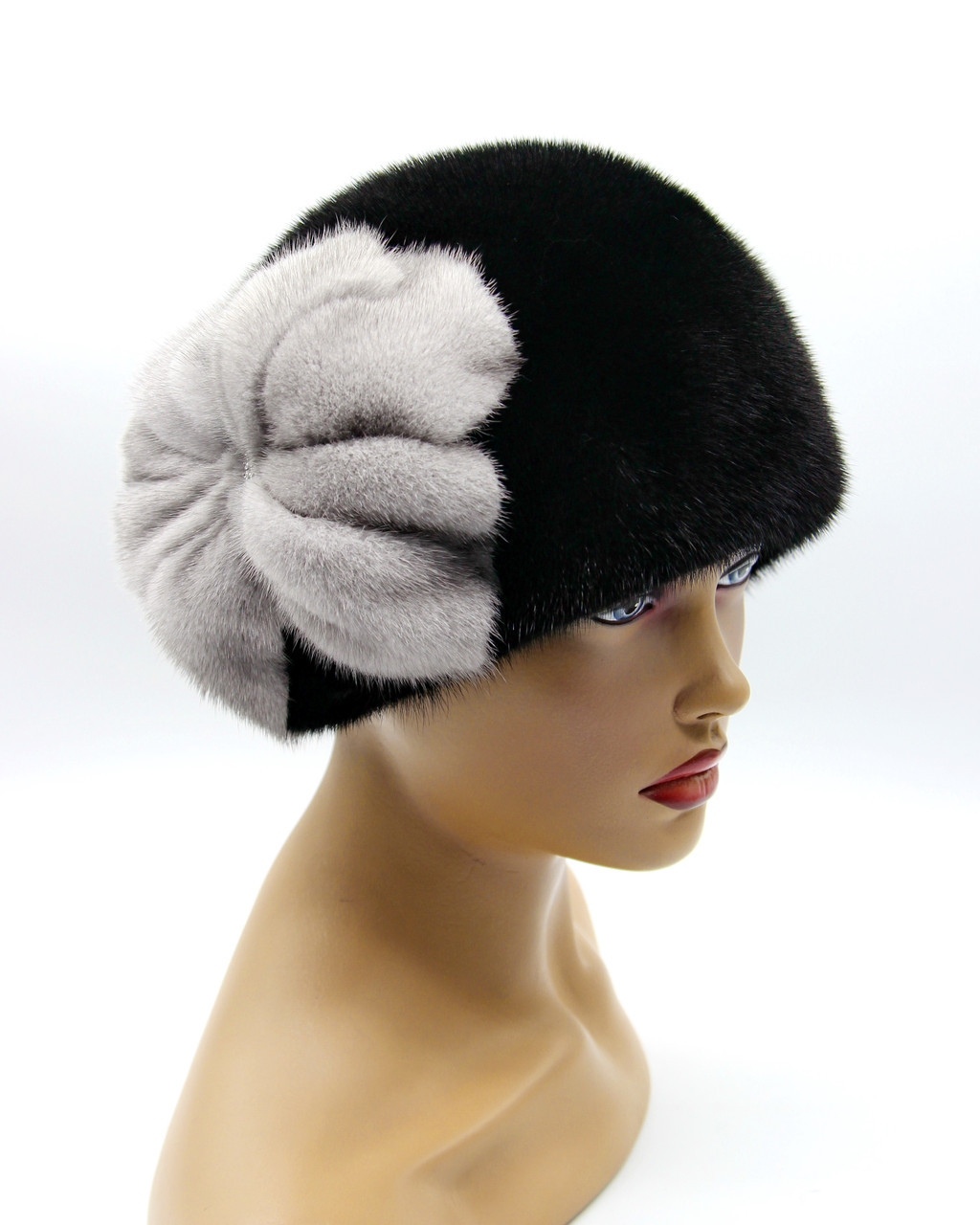 Норковая женская шапка "Шарик с аппликацией" (черная - сапфир) - фото 1 - id-p9946194