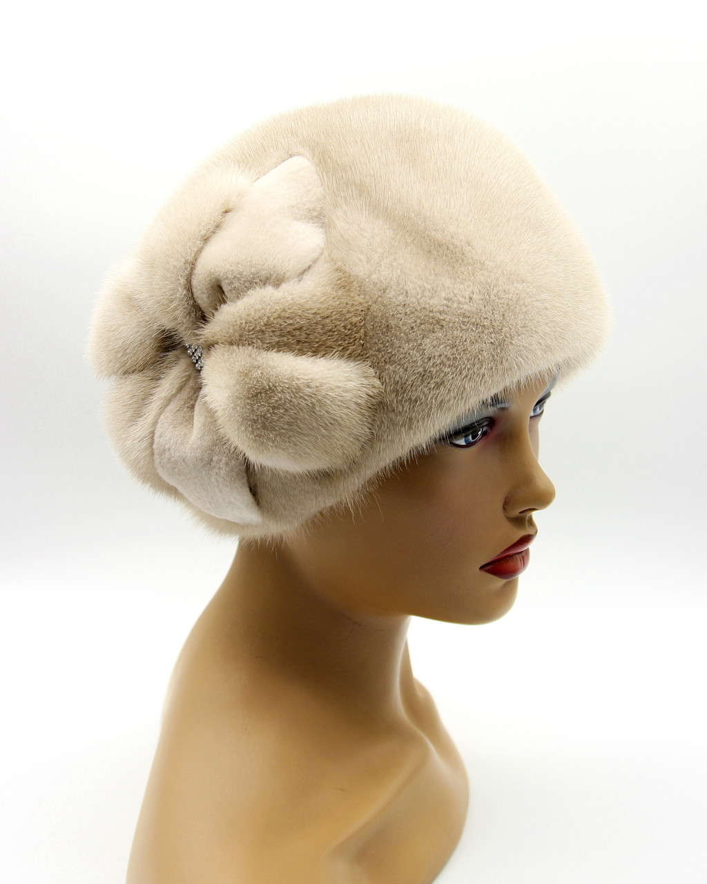 Зимняя шапка из норки "Шарик с аппликацией" (холодный беж) - фото 1 - id-p8141495