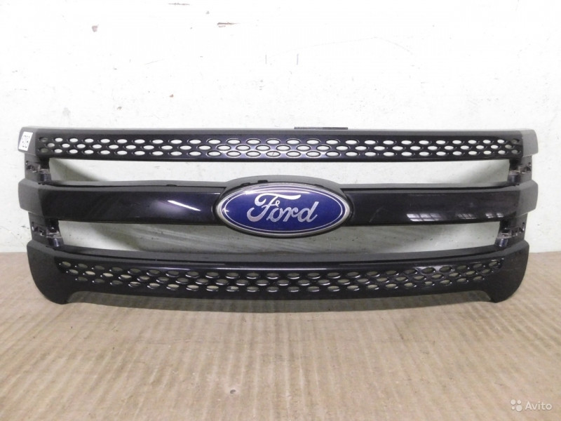 Решетка радиатора Ford Explorer 2011 - фото 1 - id-p9948347