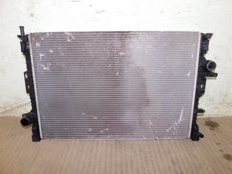 Радиатор двигателя Ford Kuga 2 2012 - фото 1 - id-p9948638