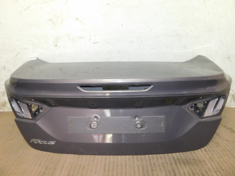 Крышка багажника Ford Focus 3 2011-2015 - фото 1 - id-p9949109