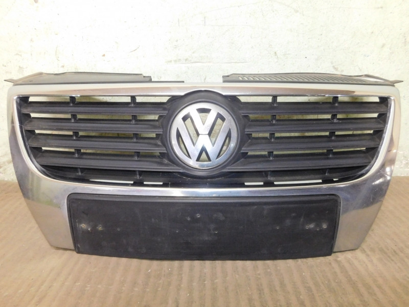 Решётка радиатора VW Passat B6 2005-2010 - фото 1 - id-p9949131