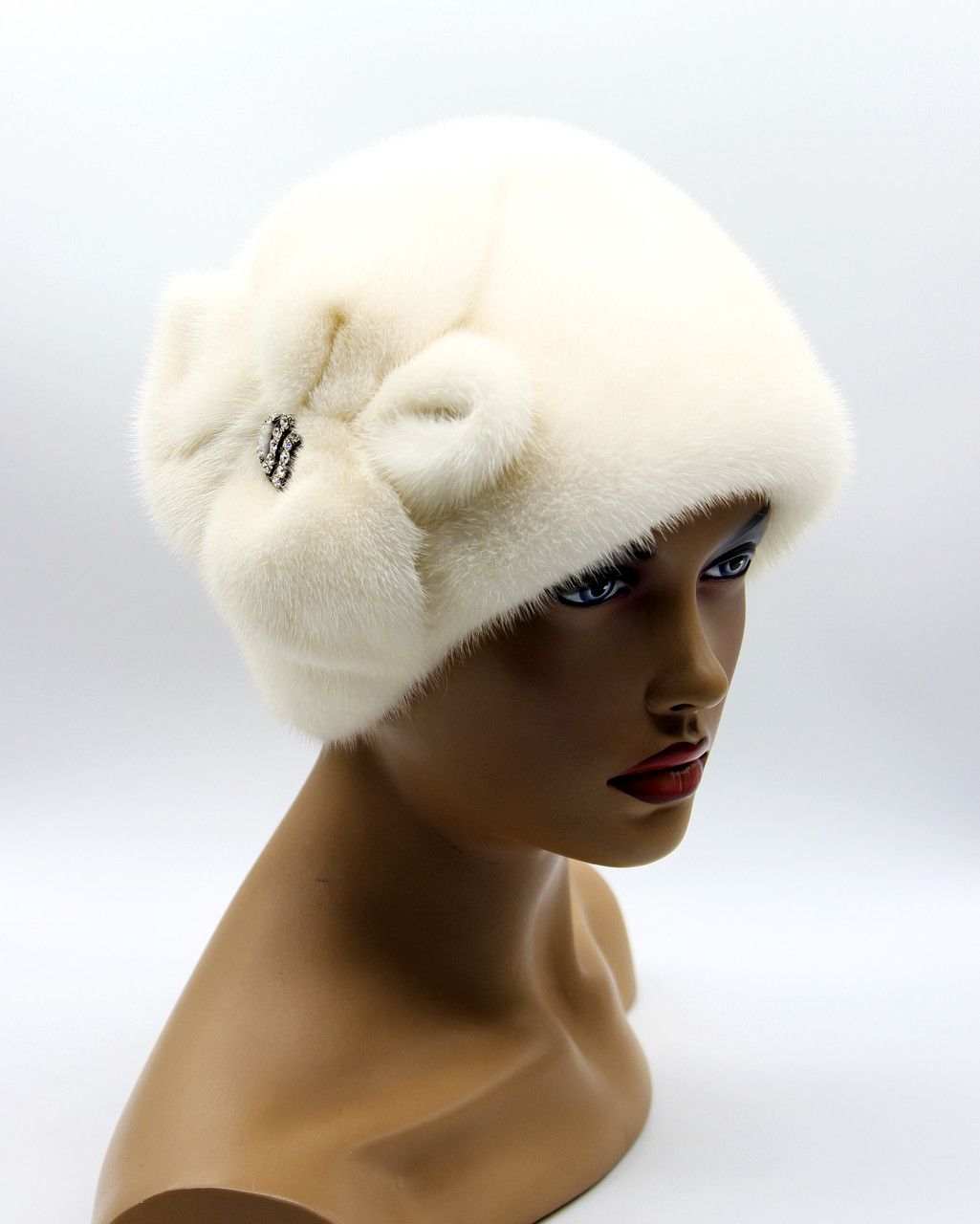 Меховая шапка женская норковая "Шарик с цветком". белая. - фото 1 - id-p8141539