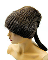 Меховая женская шапка из ондатры "Хвост", коричневая.