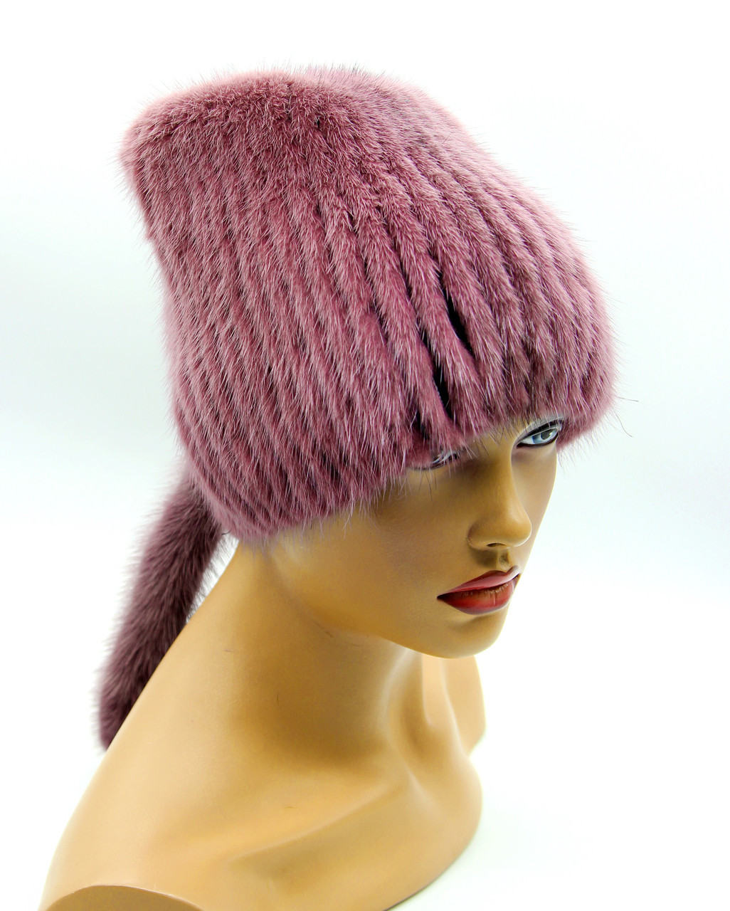 Норковая шапка женская на вязаной основе "С хвостом" сиреневая. - фото 1 - id-p8141296