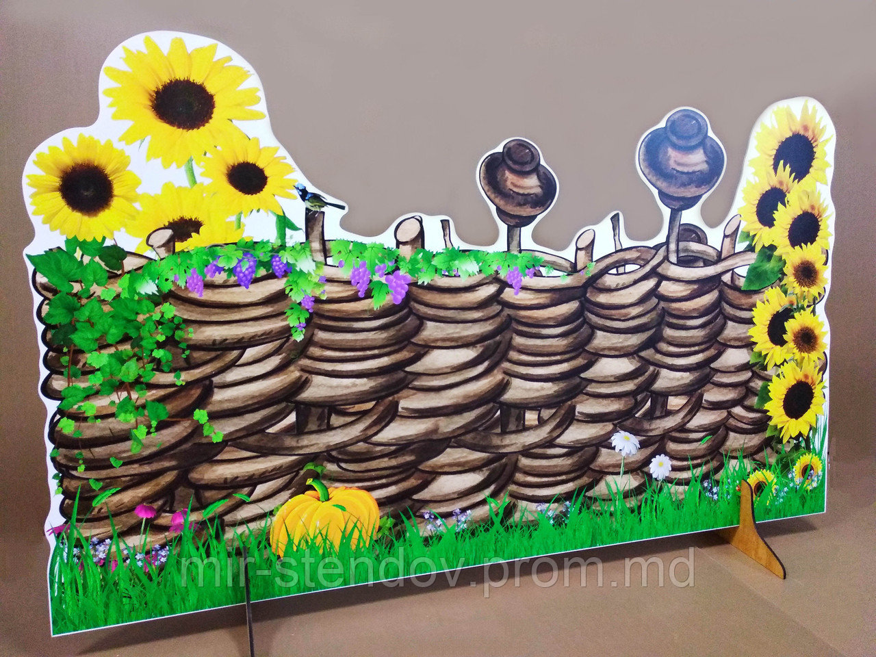 Плетень с подсолнухами. Напольная декорация, фото 1
