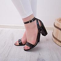 Босоножки кожаные