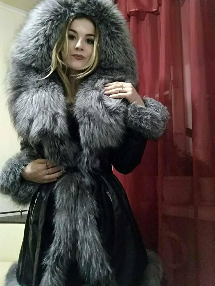 Великолепная зимняя куртка с чернобуркой. - фото 1 - id-p10125376
