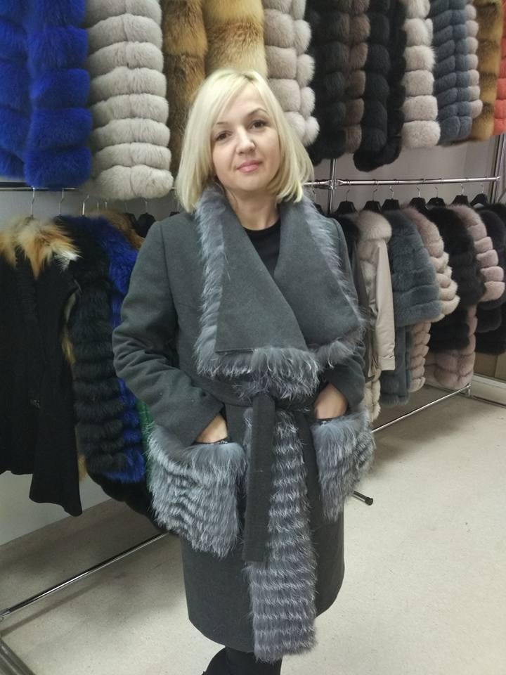 Новинка!! Эксклюзивное пальто с мехом чернобурки в наличии 46 размер - фото 1 - id-p10127242