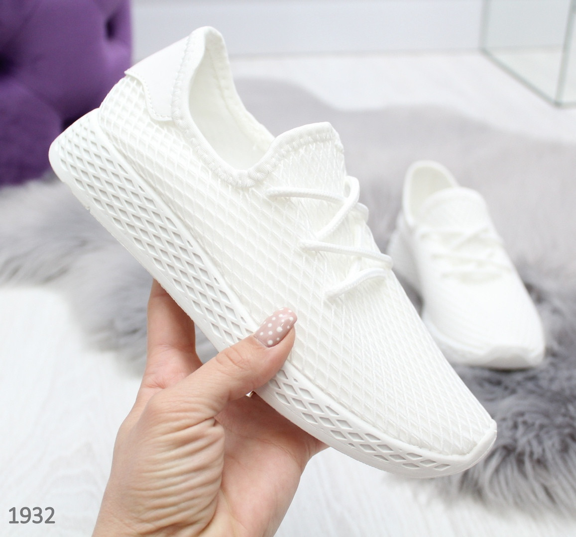 Легкие текстильные белые кроссовки на каждый день - фото 1 - id-p10134185