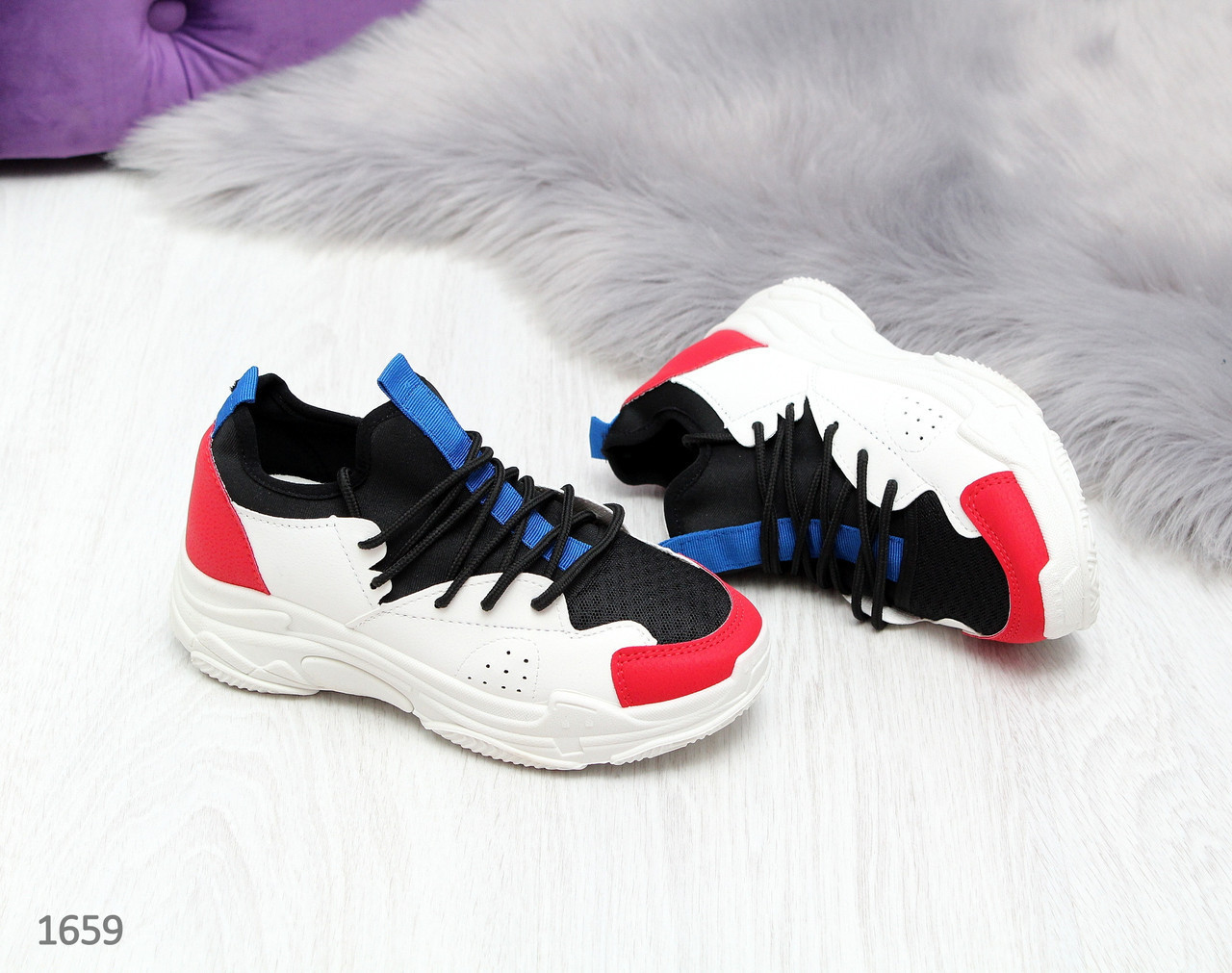 Белые женские кроссовки с красными и синими вставками 38 р-р - фото 1 - id-p10135914