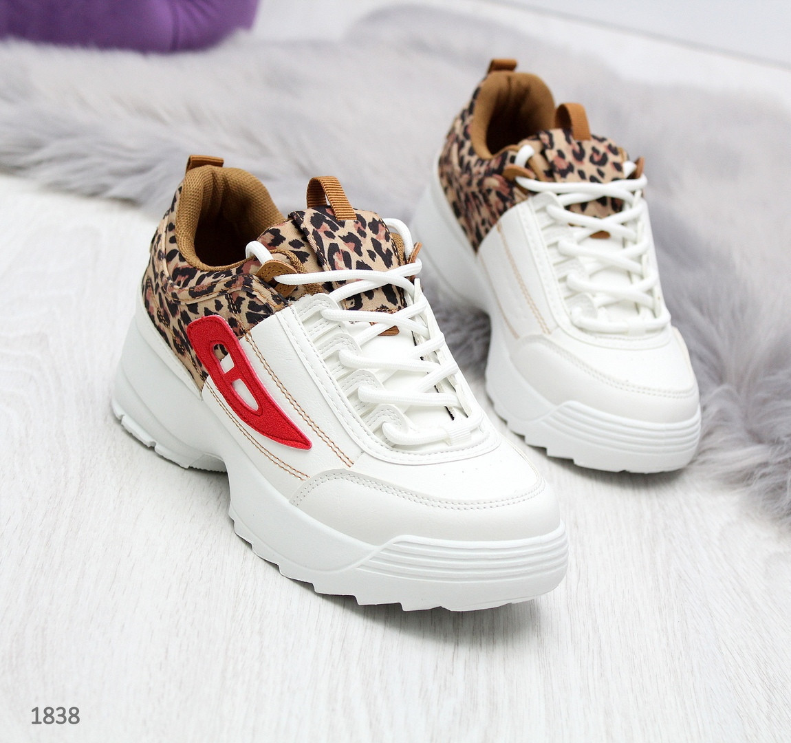 Женские кроссовки с леопардовым принтом - фото 1 - id-p10136244