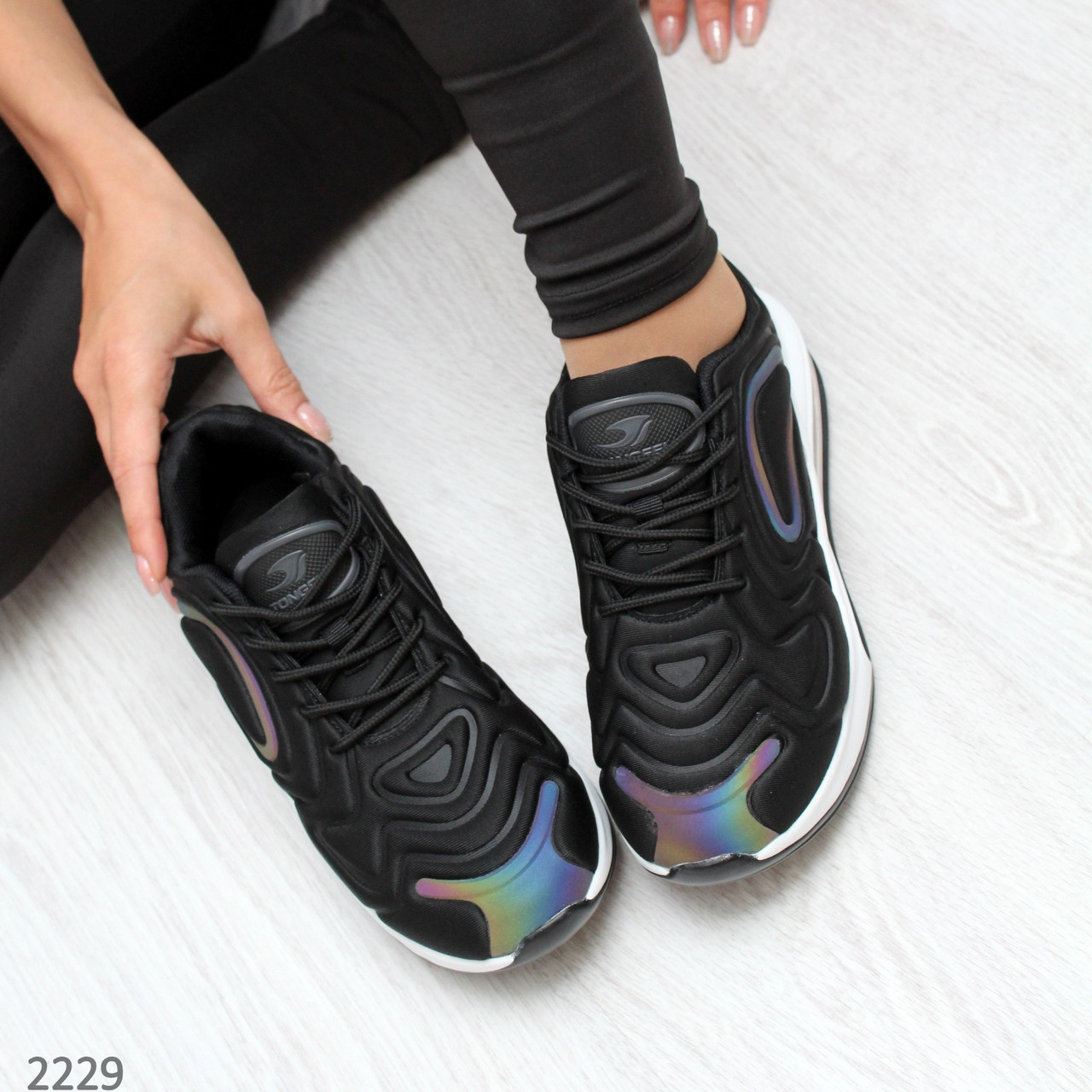 Женские кроссовки со светоотражающими вставками - фото 1 - id-p10136256