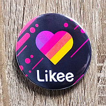 Значок металлический Likee. Сердечко. Черный фон