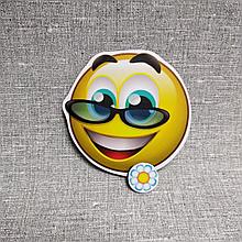 Магнитный стенд для крепления рисунка магнитом Смайлы