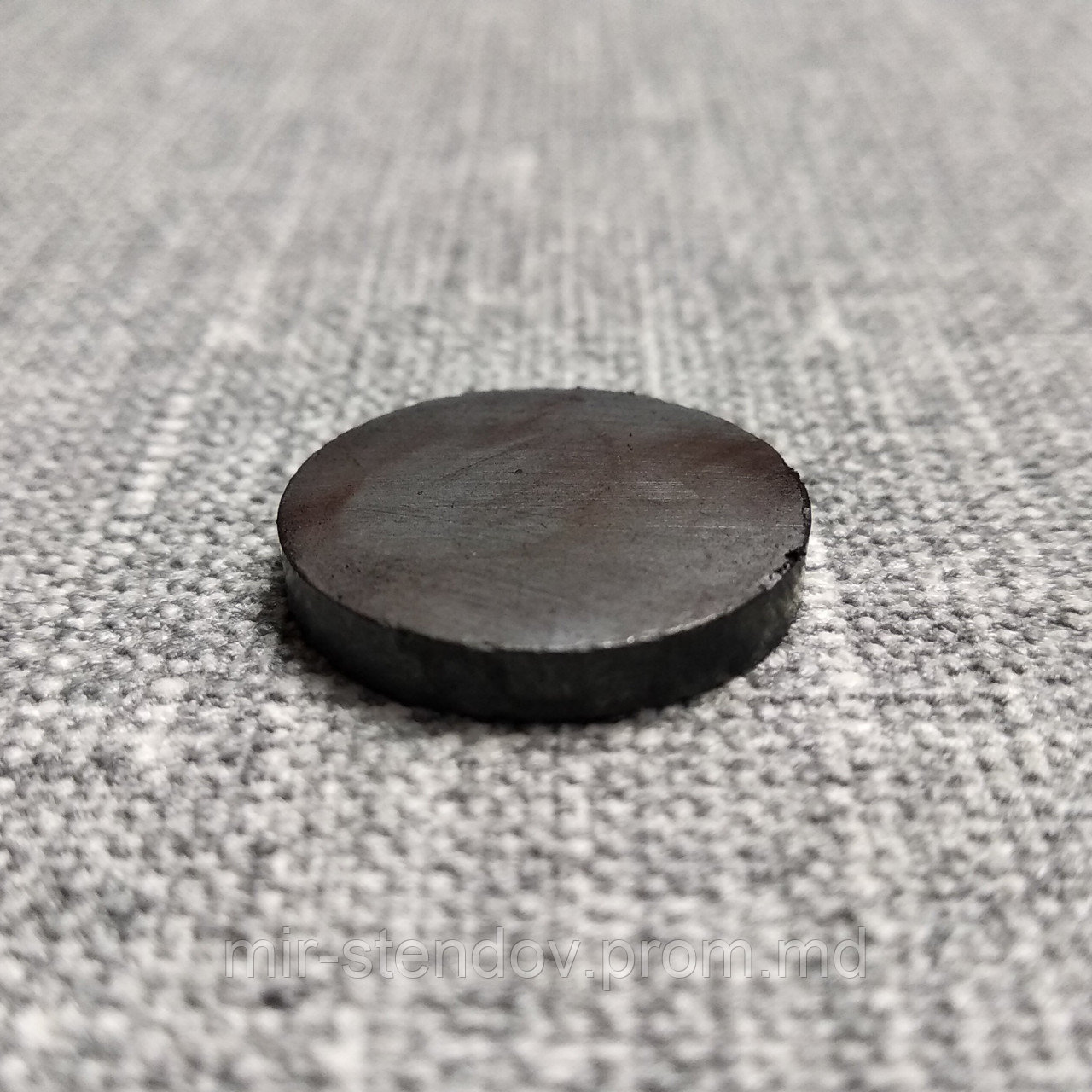 Магнит ферритовый. диск 18х3 мм, фото 1