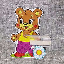 Стенд для рисунка и поделки с полочкой и магнитом Мишка