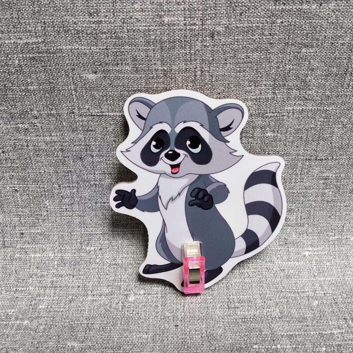 Держатель рисунка с прищепкой Енот, фото 1