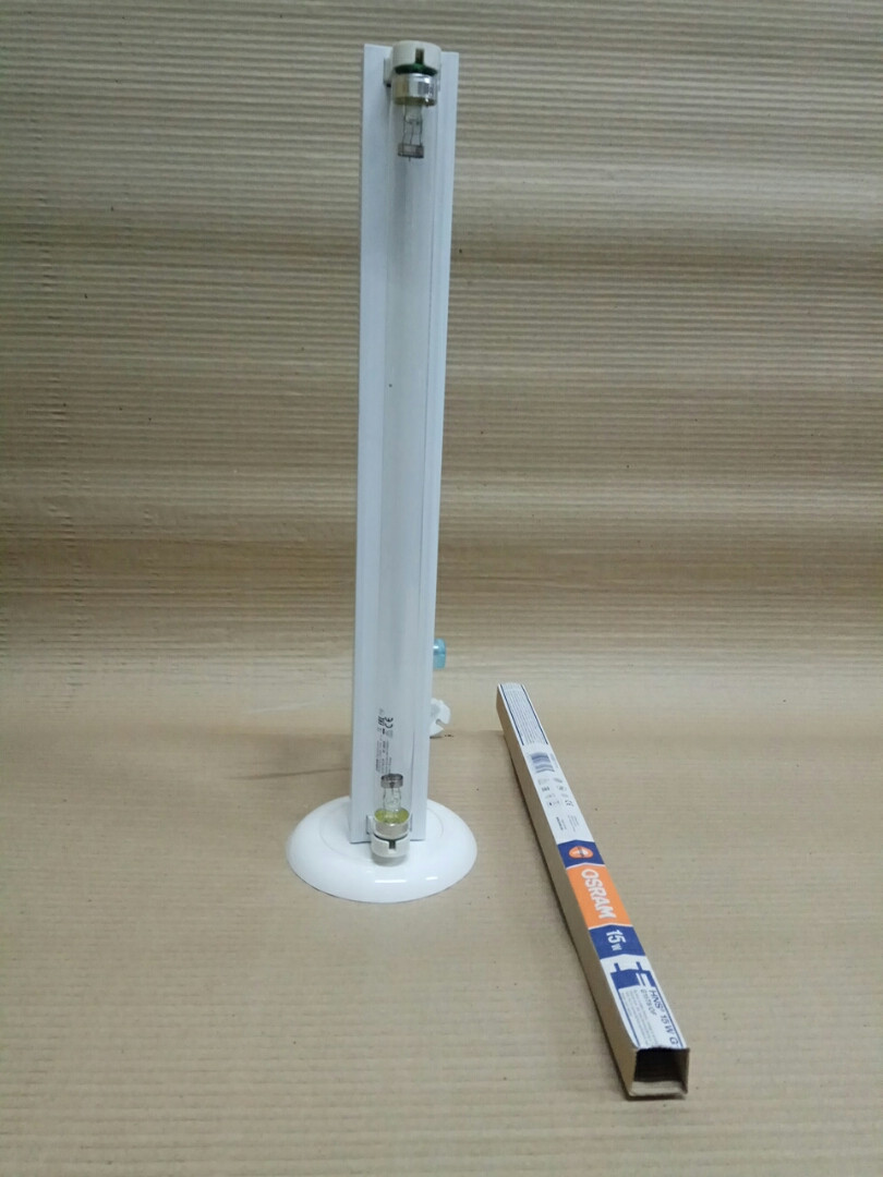Облучатель бактерицидный настольный ОБН 1х15 в комплекте с лампой безозоновой Osram 15Вт - фото 1 - id-p10271765
