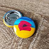 Значок ко дню Победа Мак на фоне флага Украины, фото 2