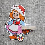 Стенд с полочкой для поделки и магнитом для рисунка Красная шапочка, фото 2