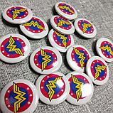 Значок сувенирный "Суперженщина" (Белый фон), фото 2