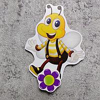Магнитный стенд для крепления рисунка Пчелка