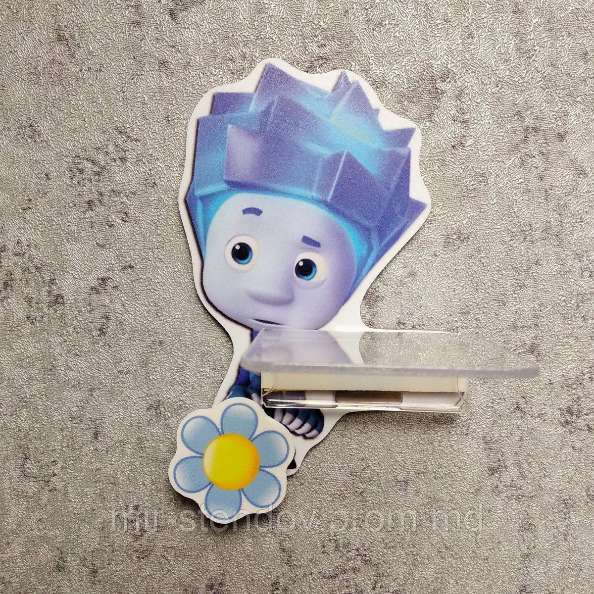 Стенд с полочкой для поделки и магнитом для рисунка Фиксик, фото 1