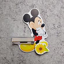 Стенд с полочкой для поделки и магнитом для рисунка Микки Маус