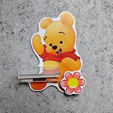 Стенд с полочкой для поделки и магнитом для рисунка Винни Пух