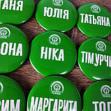 Значки-бейджи для кофейни с именами сотрудников и логотипом, фото 2