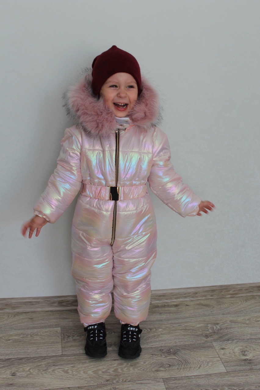 Утепленный осенне-зимний детский комбинезон на синтепоне с капюшоном с опушкой, плащевка металлик, для девочки - фото 1 - id-p10419328
