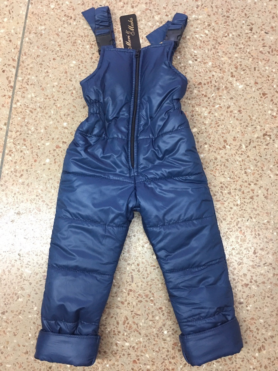 Утепленные зимние детские штаны полукомбинезон на синтепоне с подтяжками и змейкой спереди - фото 1 - id-p10420974