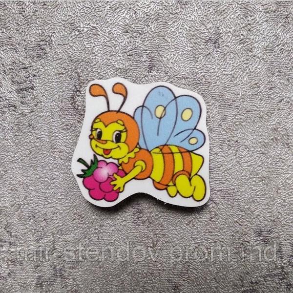 Пчёлка с ягодкой. Фигурка для магнитной доски, фото 1