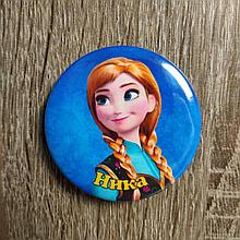 Именной значок с изображением героя м/ф "Холодное сердце" Анны