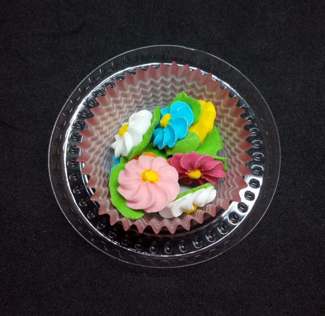 Пасхальное украшение из сахарной мастики набор цветов Маргаритки - фото 1 - id-p10457645
