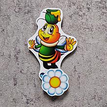 Магнитный стенд для крепления рисунка Пчела-2