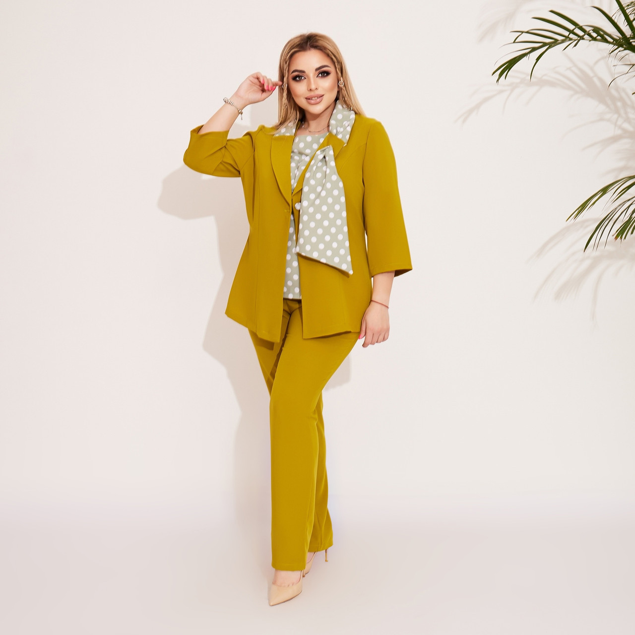 Элегантный женский деловой костюм тройка: блуза, брюки и пиджак с оригинальным воротом, батал большие размеры - фото 1 - id-p10470786
