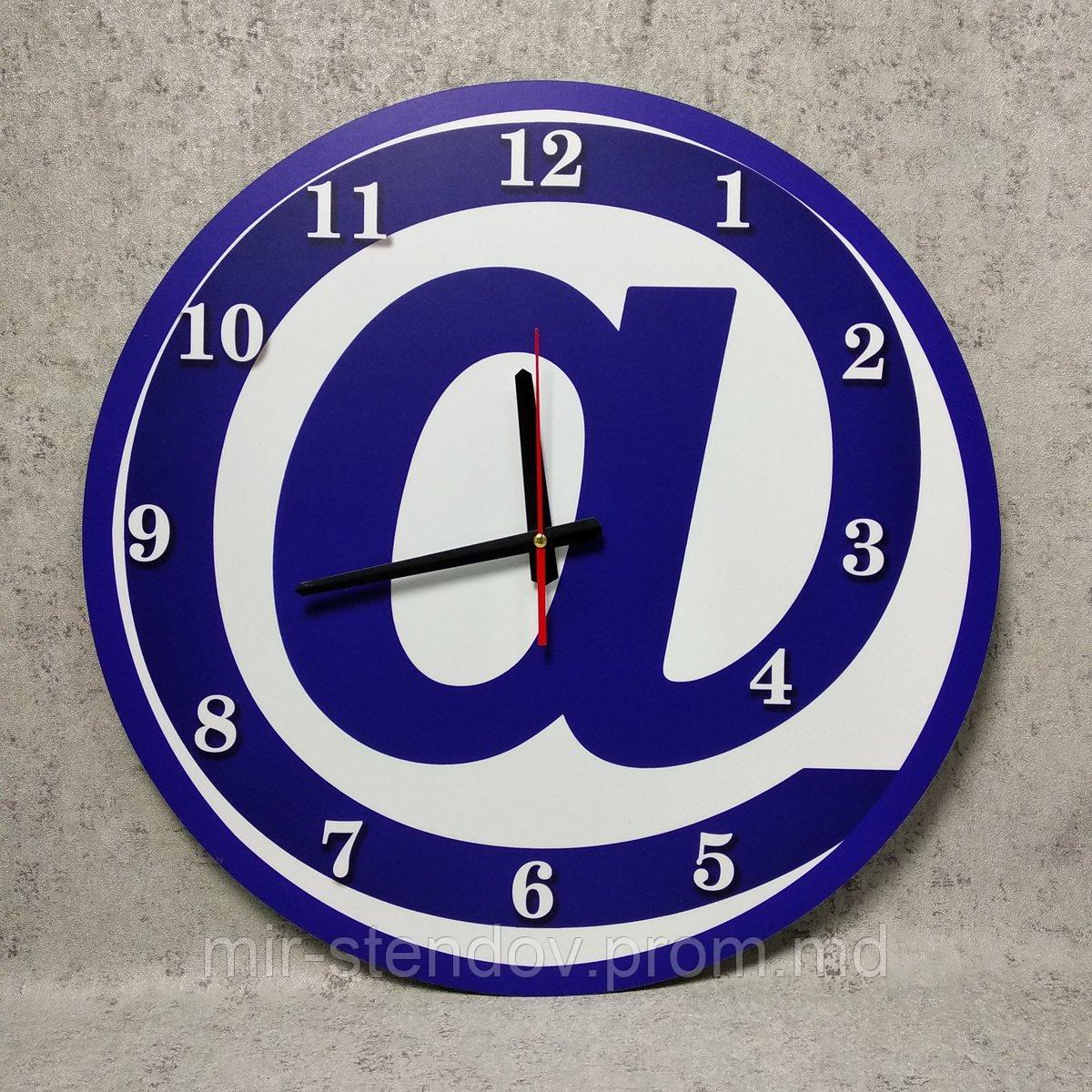 Круглые настенные часы с изображением значка "@", фото 1